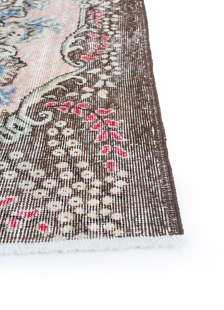 vintage beige and brown wool hand knotted Rug - Corner
