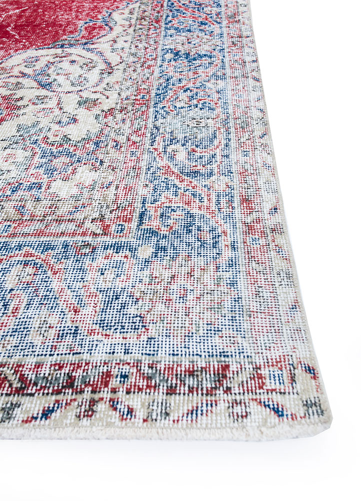 vintage red and orange wool hand knotted Rug - Corner
