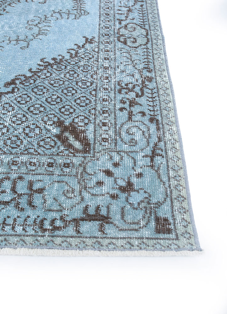lacuna blue wool hand knotted Rug - Corner