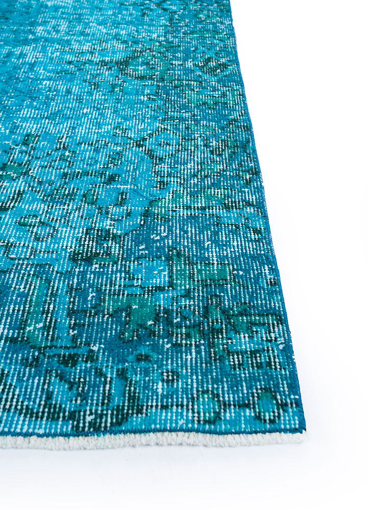 lacuna blue wool hand knotted Rug - Corner