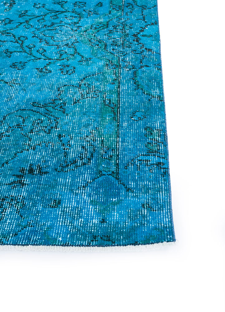 lacuna blue wool hand knotted Rug - Corner