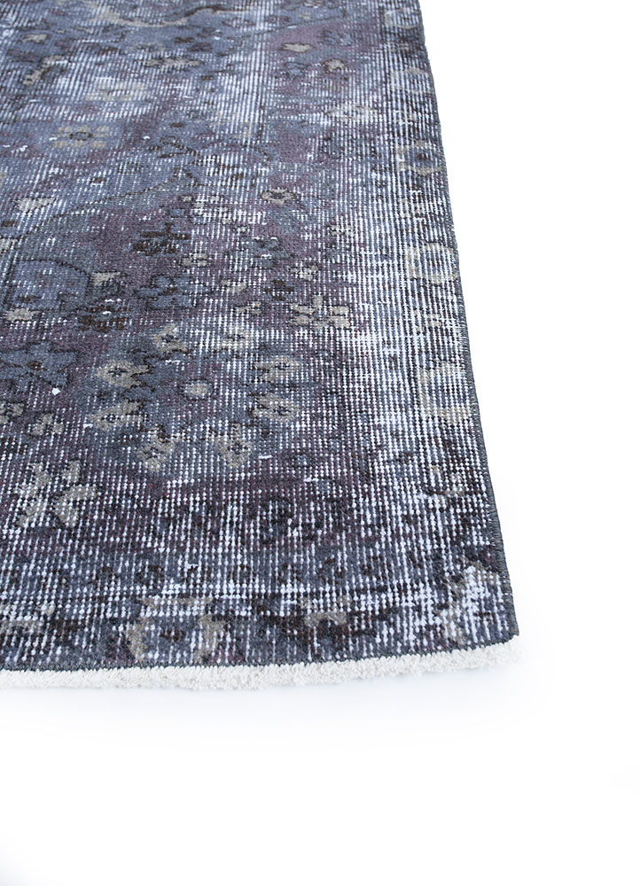 lacuna grey and black wool hand knotted Rug - Corner