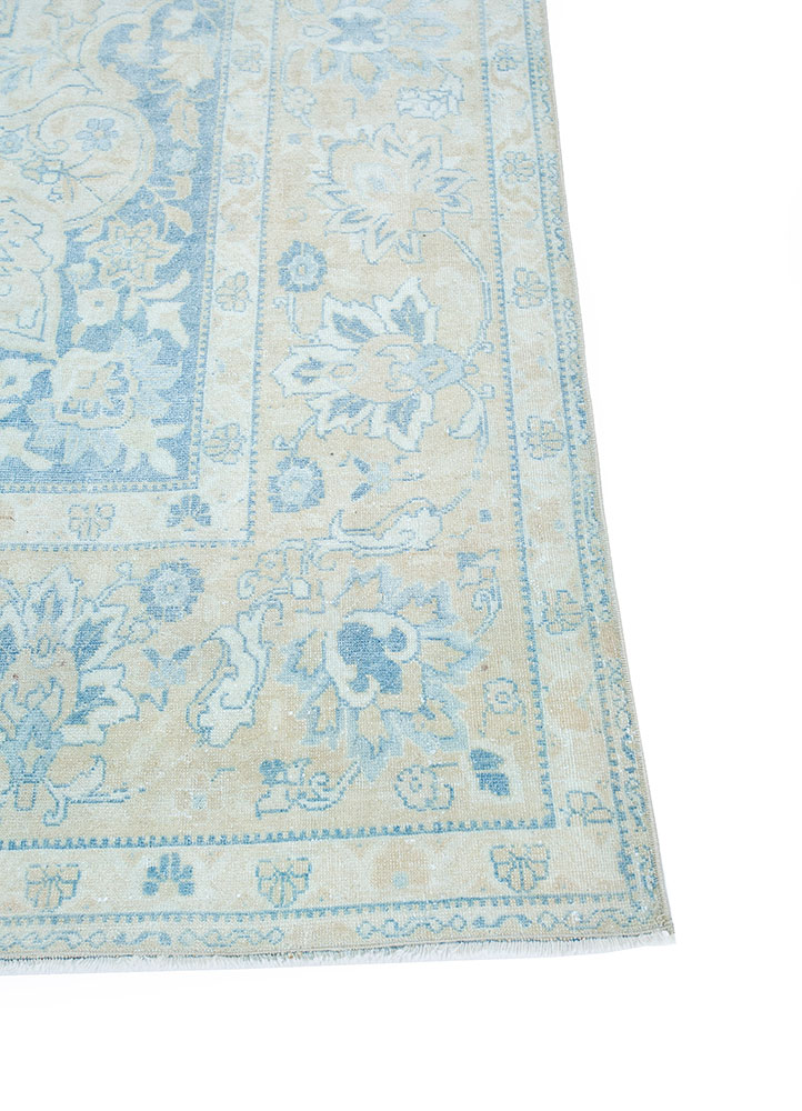 vintage blue wool hand knotted Rug - Corner