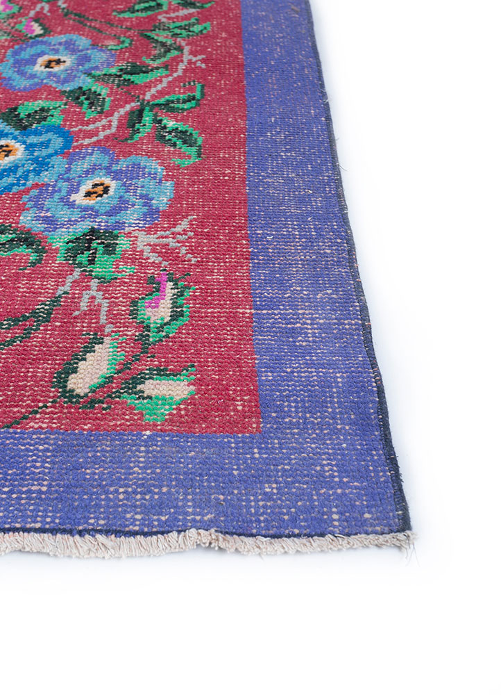 vintage red and orange wool hand knotted Rug - Corner