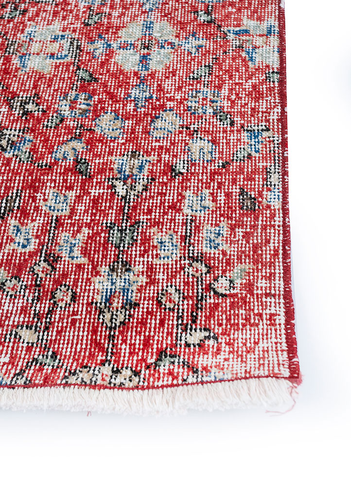 vintage red and orange wool hand knotted Rug - Corner