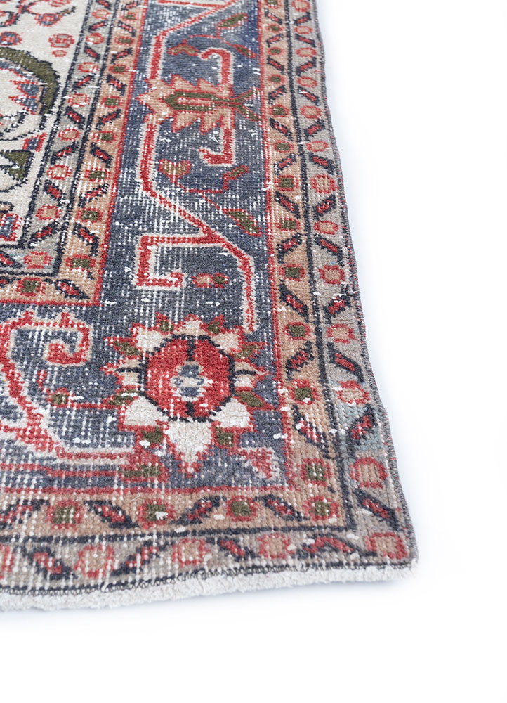 vintage red and orange wool hand knotted Rug - Corner