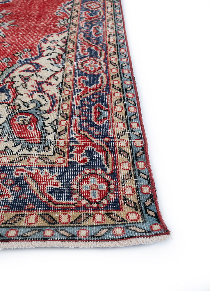 vintage red and orange wool hand knotted Rug - Corner