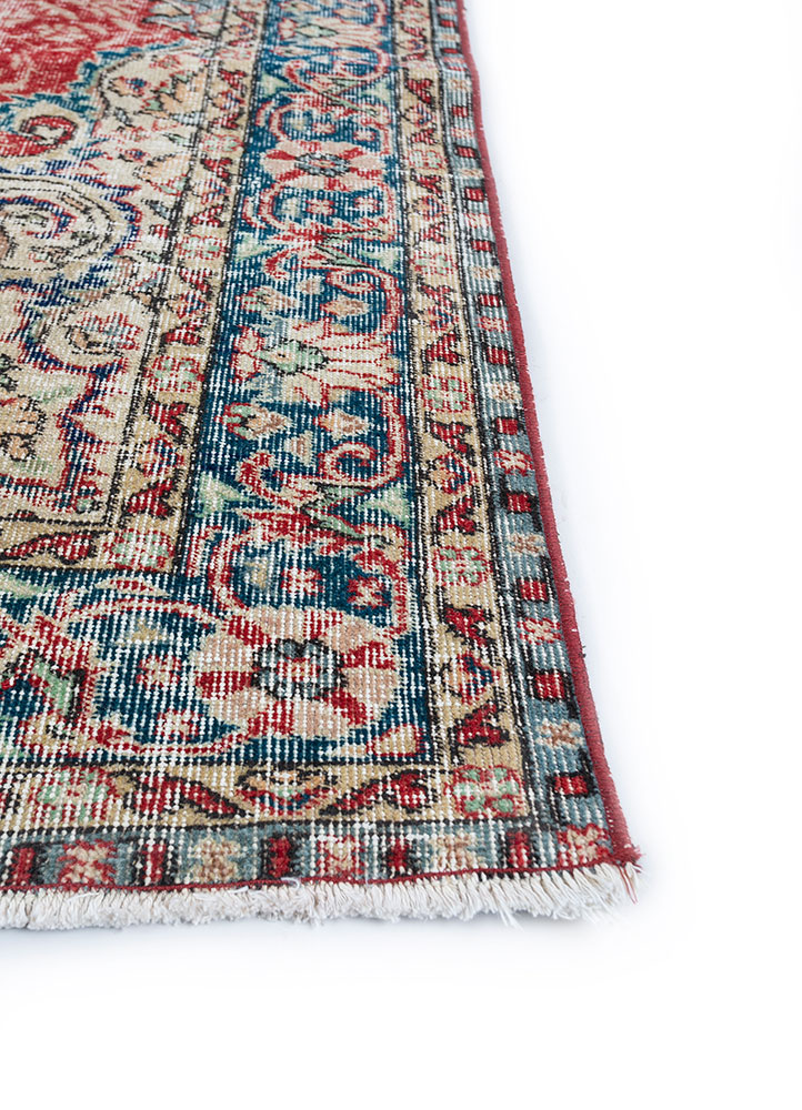 vintage red and orange wool hand knotted Rug - Corner