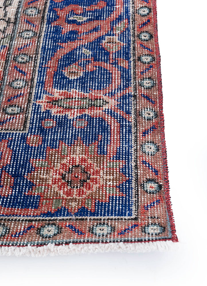 vintage red and orange wool hand knotted Rug - Corner