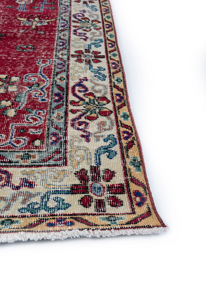 vintage red and orange wool hand knotted Rug - Corner