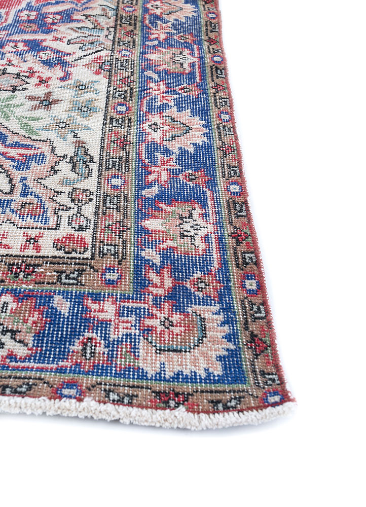 vintage red and orange wool hand knotted Rug - Corner