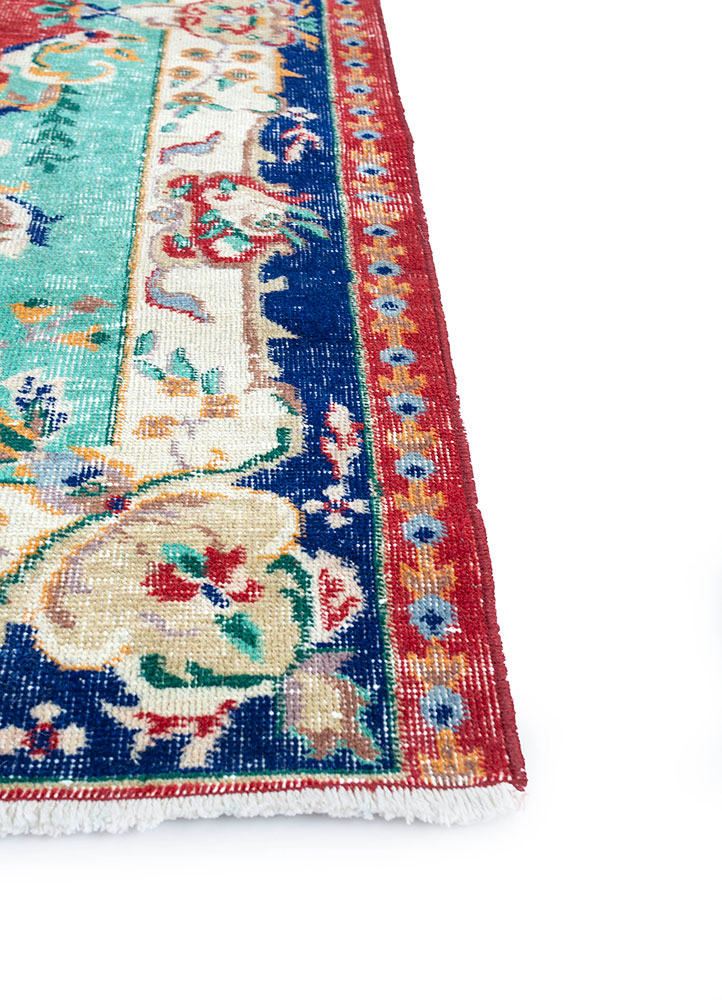vintage multi wool hand knotted Rug - Corner