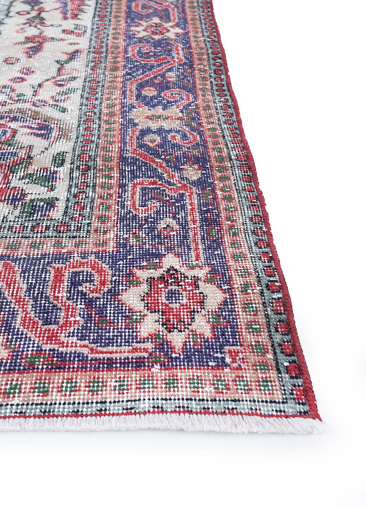 vintage red and orange wool hand knotted Rug - Corner
