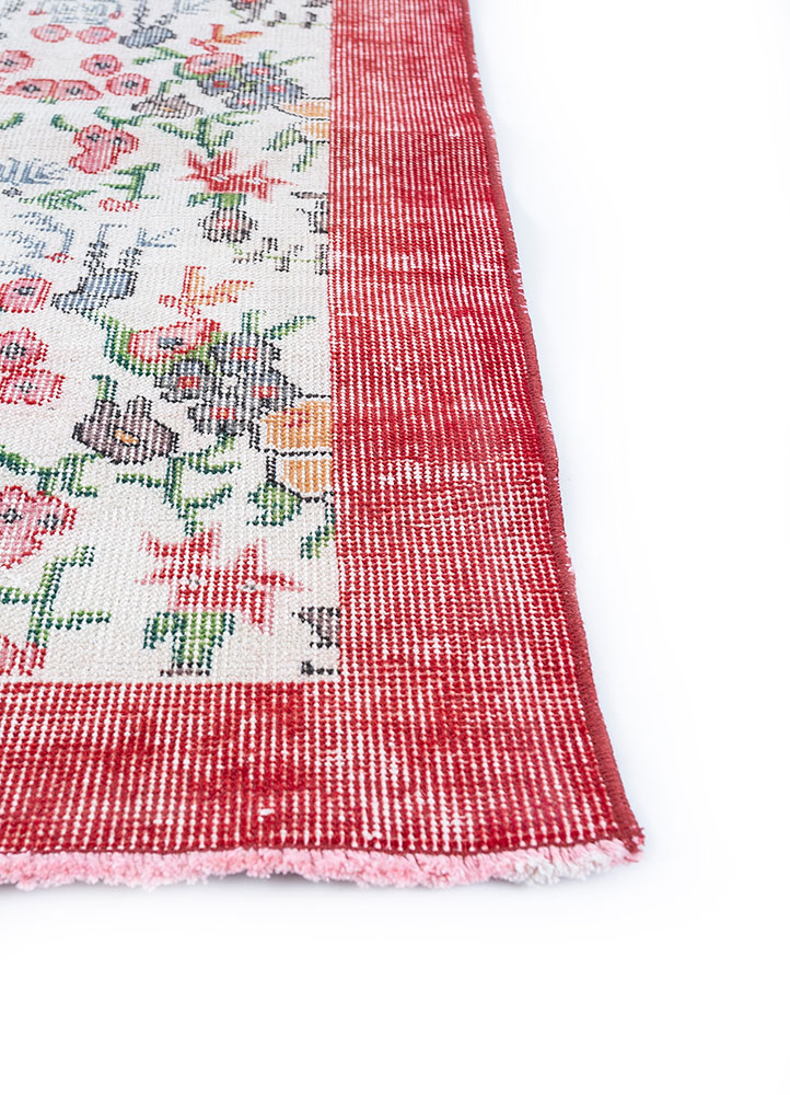 vintage red and orange wool hand knotted Rug - Corner