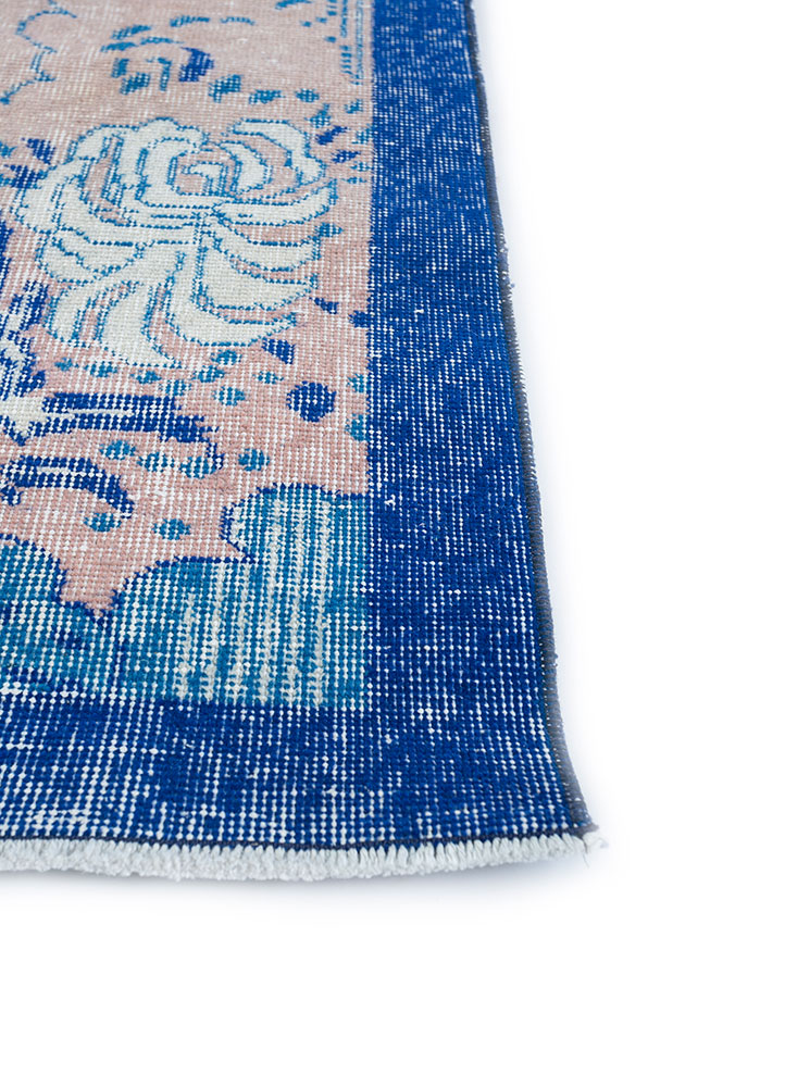 vintage blue wool hand knotted Rug - Corner