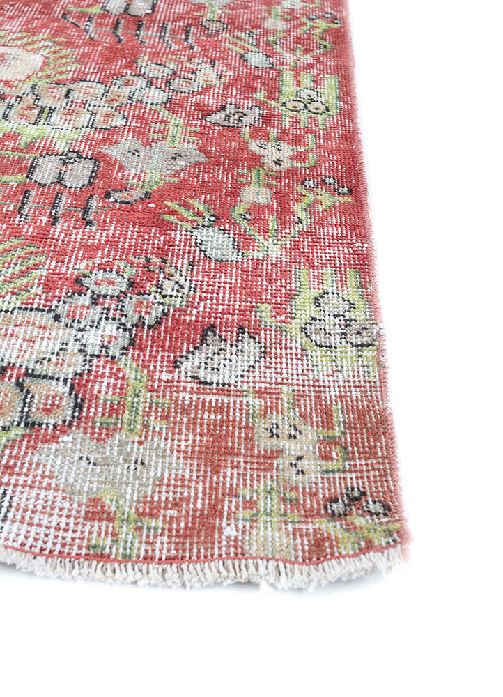 vintage red and orange wool hand knotted Rug - Corner