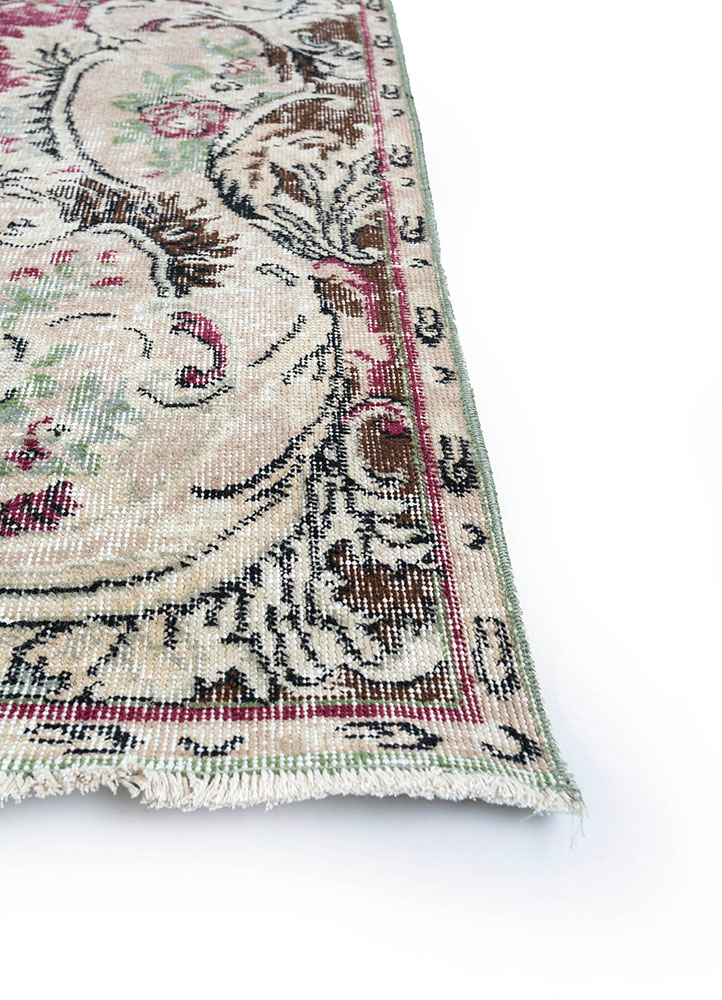 vintage red and orange wool hand knotted Rug - Corner