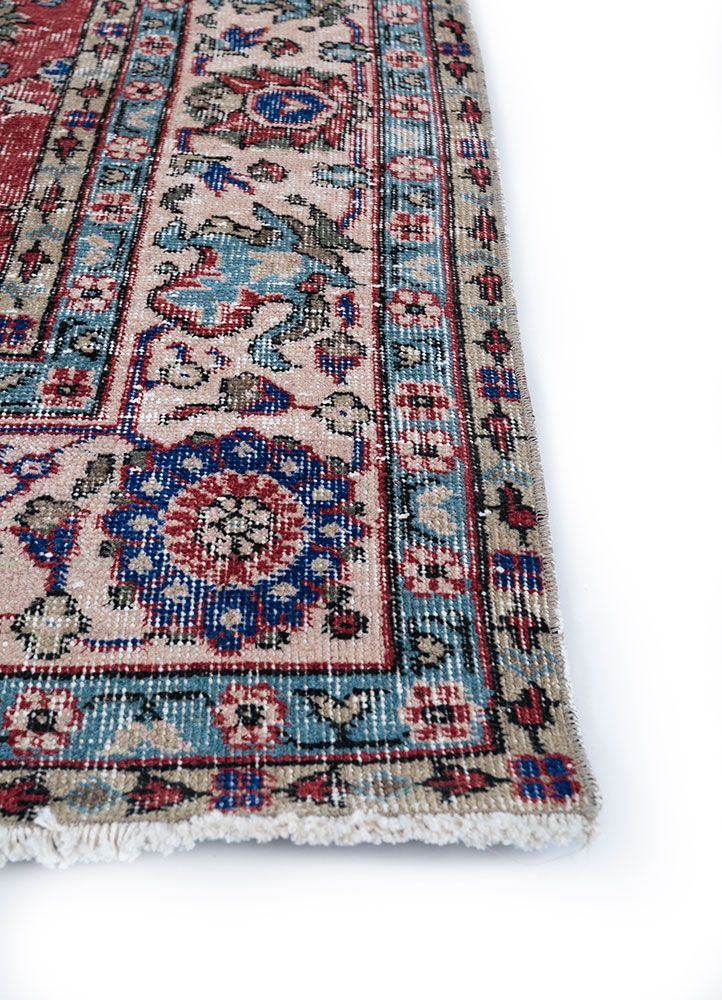 vintage red and orange wool hand knotted Rug - Corner