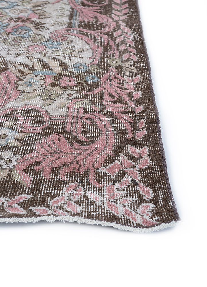 vintage beige and brown wool hand knotted Rug - Corner