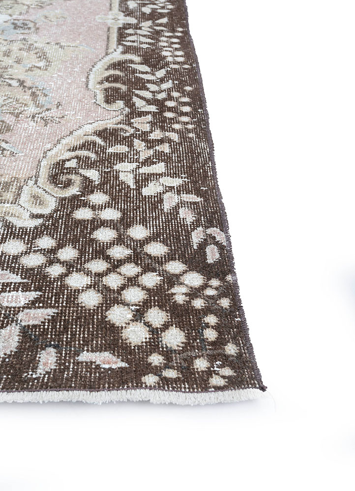 vintage beige and brown wool hand knotted Rug - Corner
