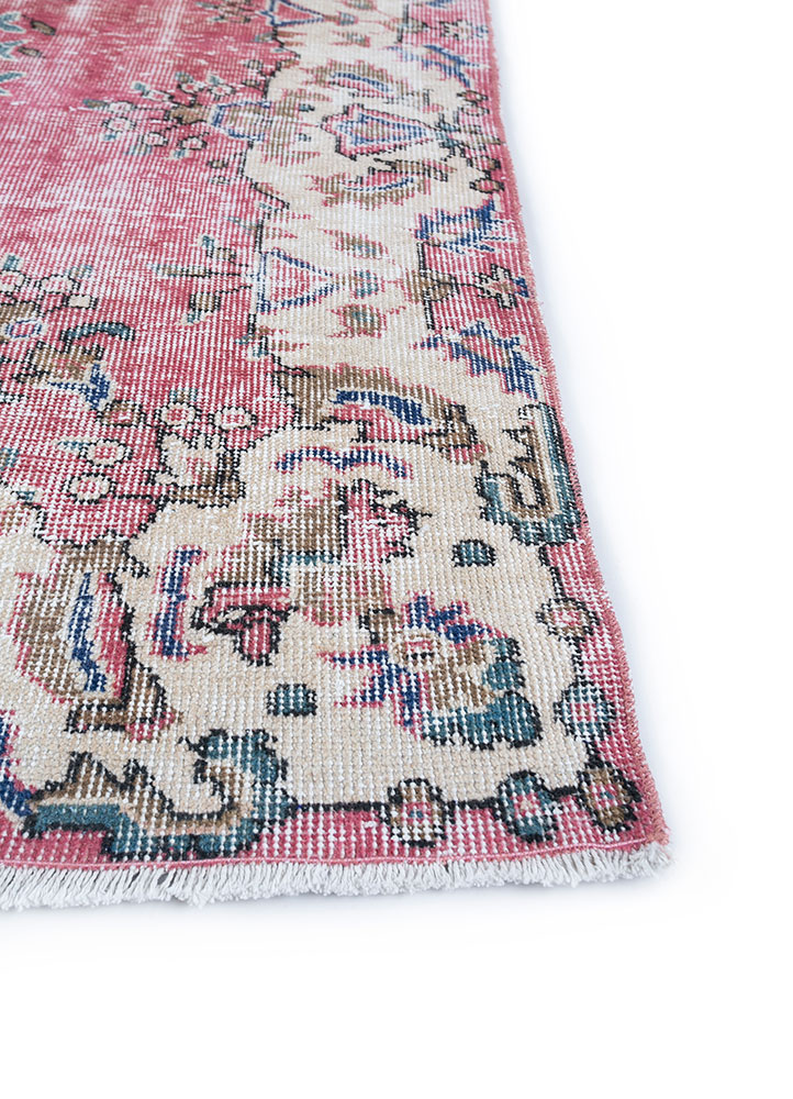 vintage pink and purple wool hand knotted Rug - Corner