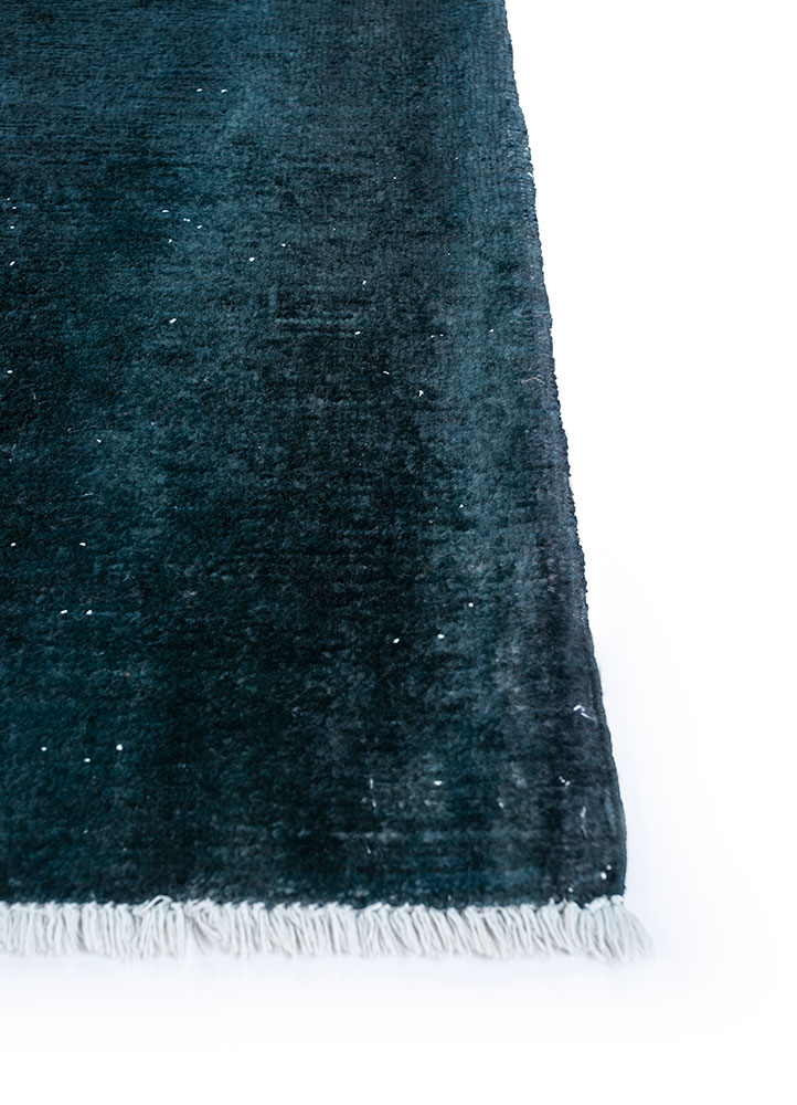 lacuna grey and black wool hand knotted Rug - Corner