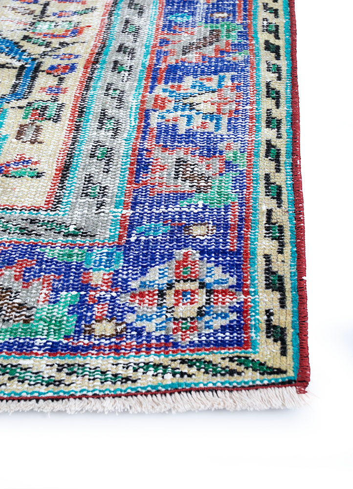vintage red and orange wool hand knotted Rug - Corner