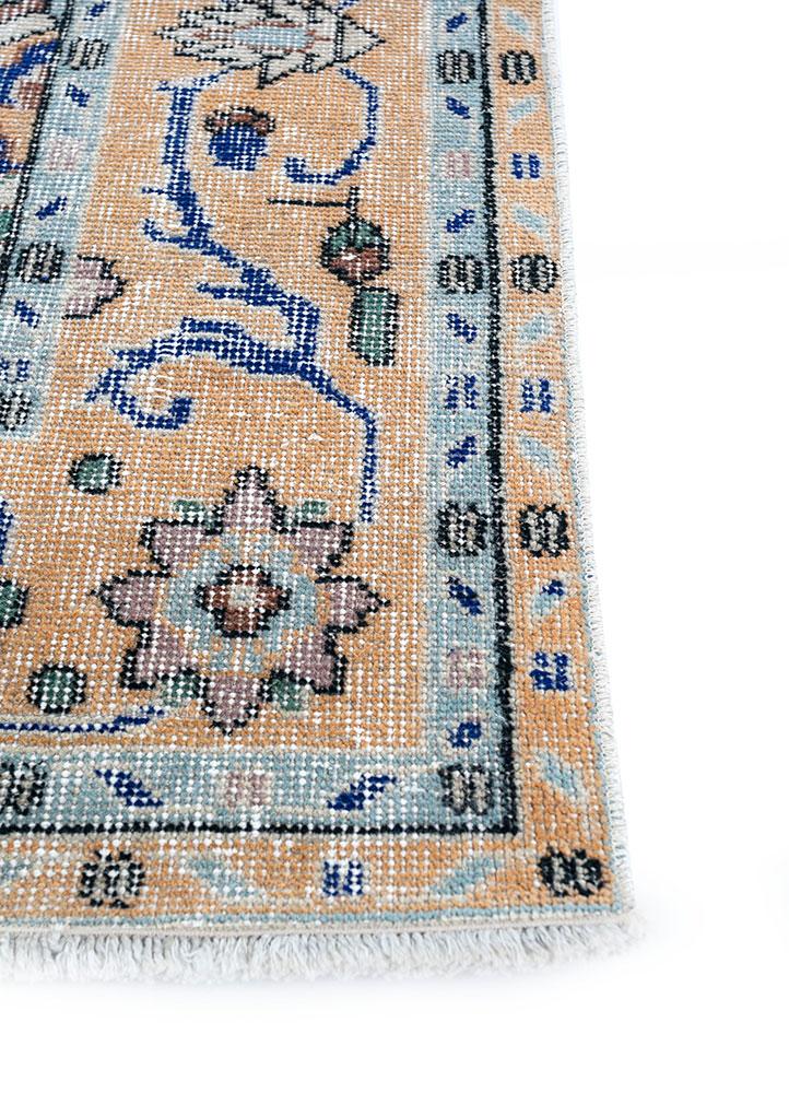 vintage blue wool hand knotted Rug - Corner