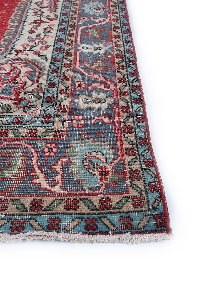 vintage red and orange wool hand knotted Rug - Corner