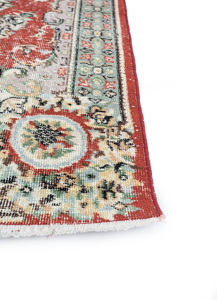vintage red and orange wool hand knotted Rug - Corner