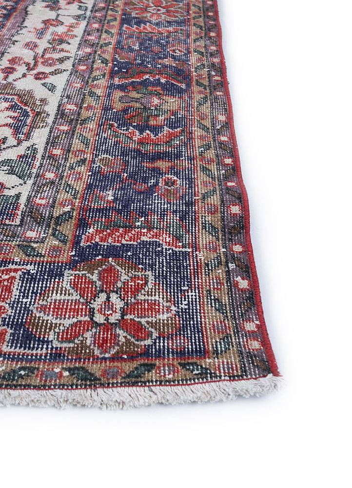 vintage red and orange wool hand knotted Rug - Corner