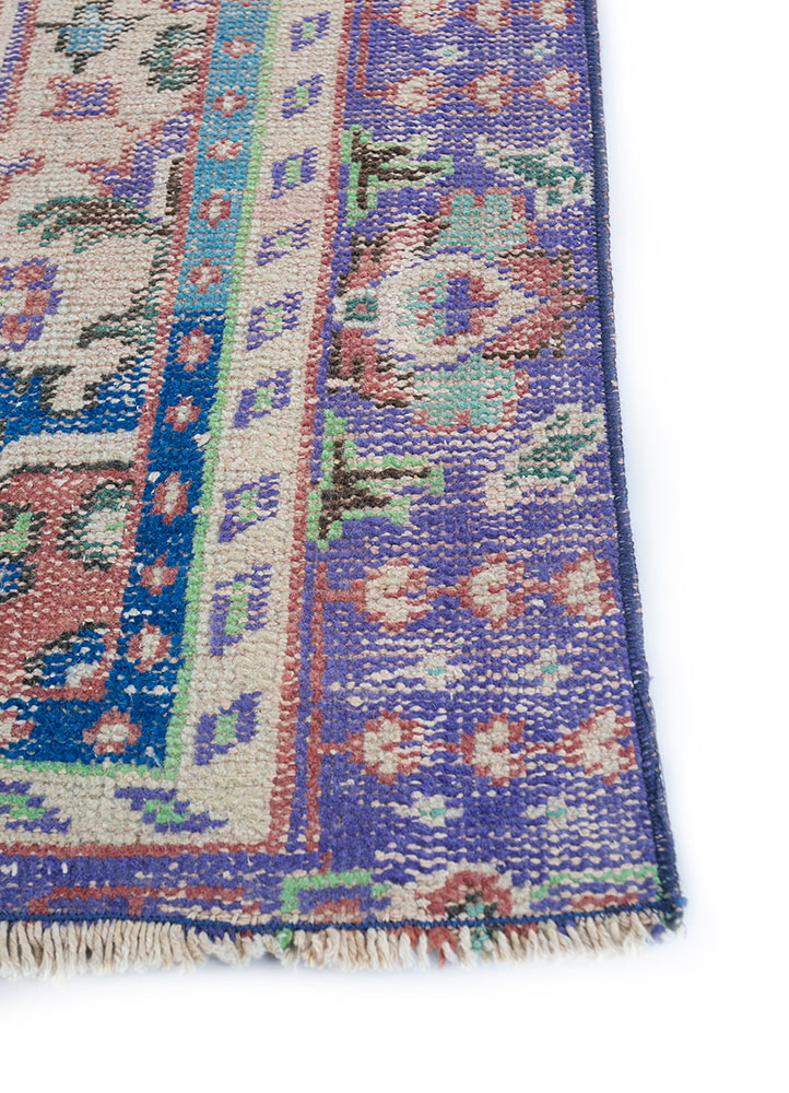 vintage multi wool hand knotted Rug - Corner