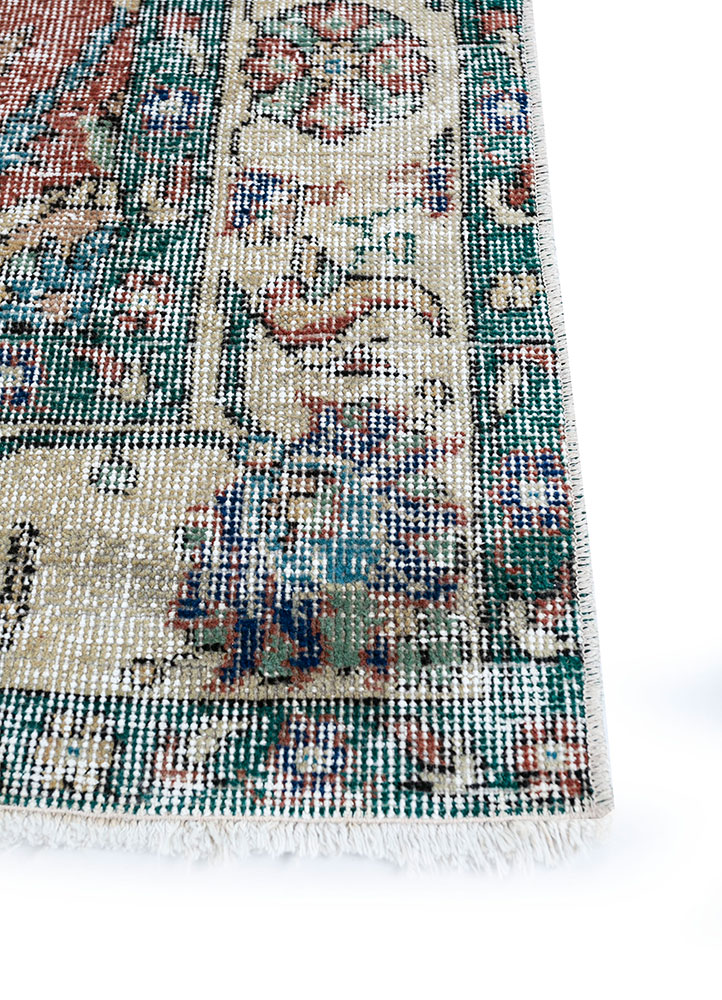 vintage red and orange wool hand knotted Rug - Corner