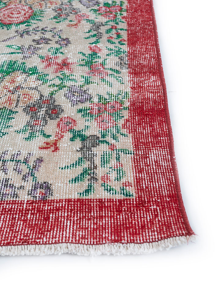 vintage green wool hand knotted Rug - Corner