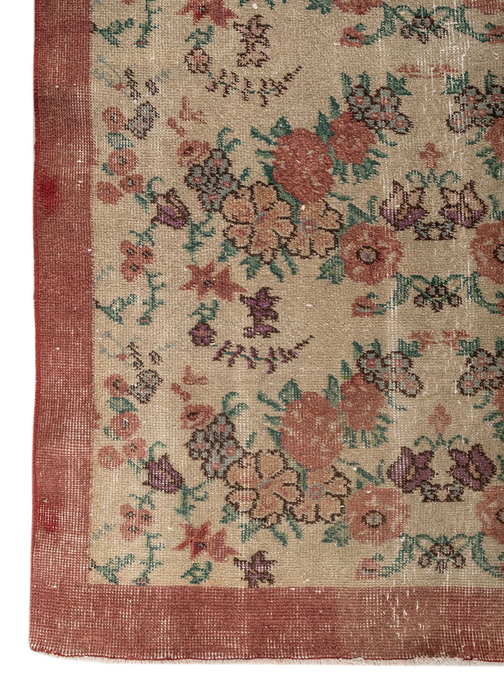 vintage red and orange wool hand knotted Rug - Corner