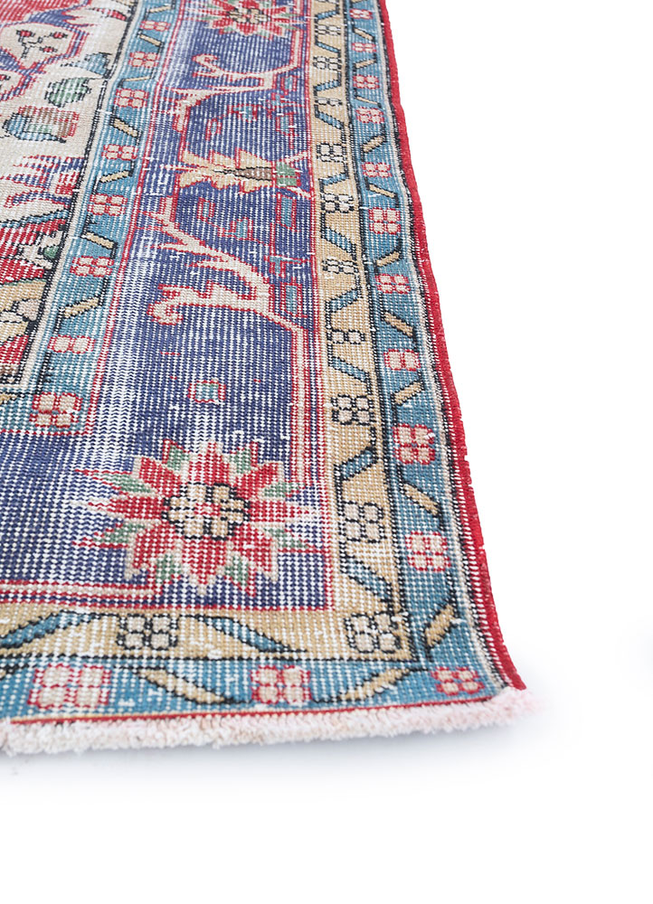 vintage red and orange wool hand knotted Rug - Corner