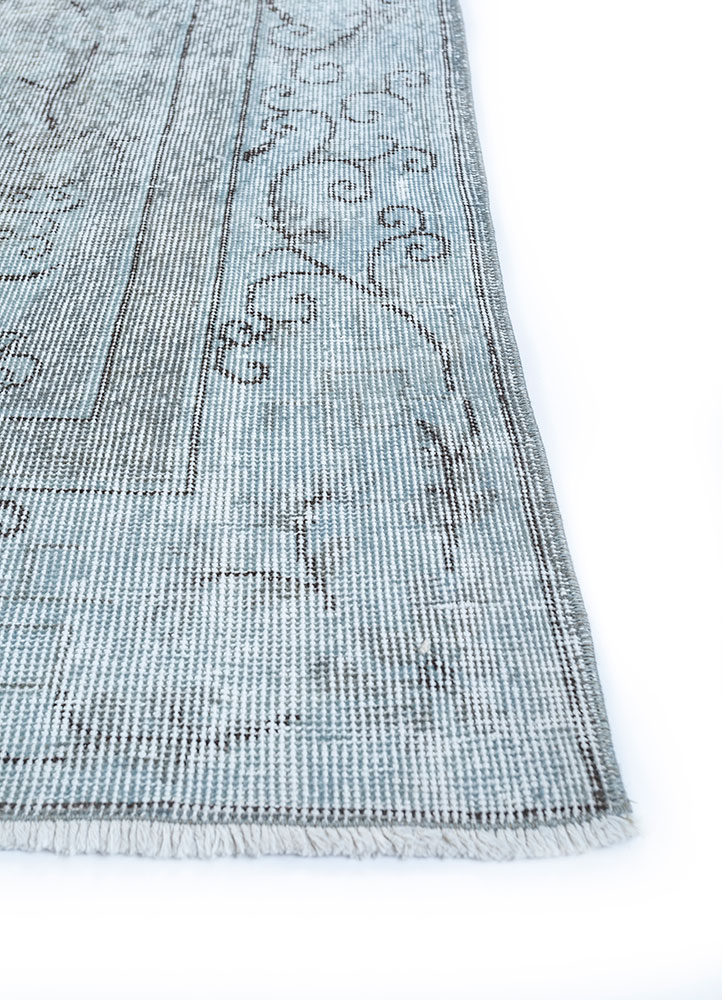 lacuna grey and black wool hand knotted Rug - Corner
