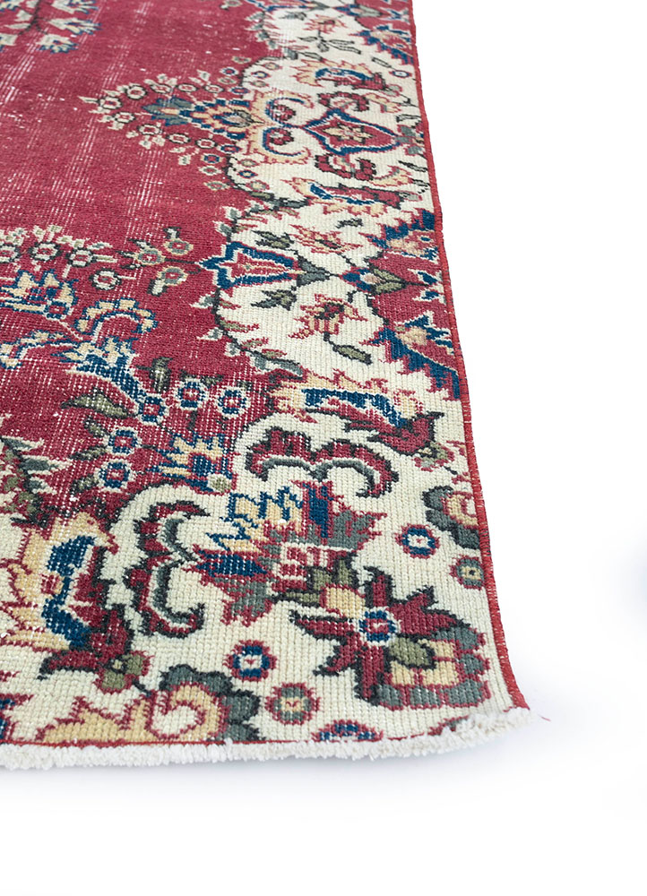 vintage red and orange wool hand knotted Rug - Corner