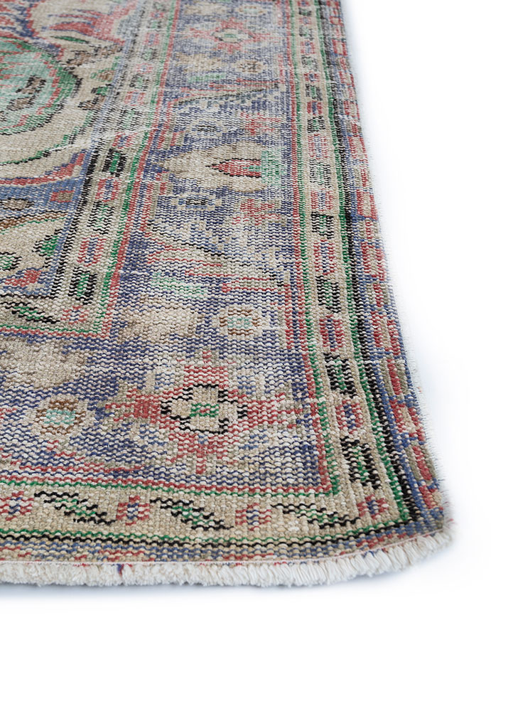 vintage red and orange wool hand knotted Rug - Corner