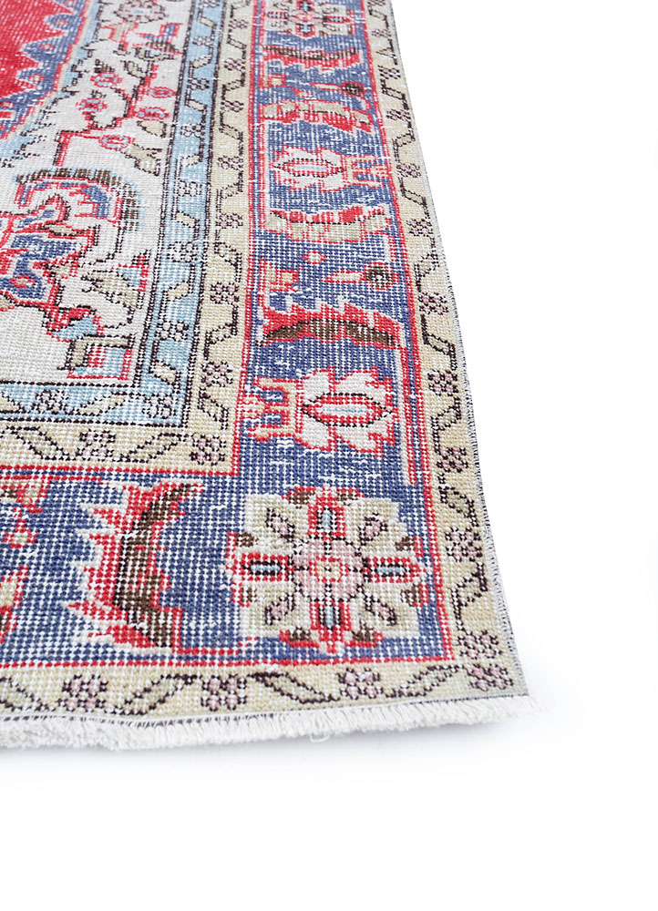 vintage red and orange wool hand knotted Rug - Corner