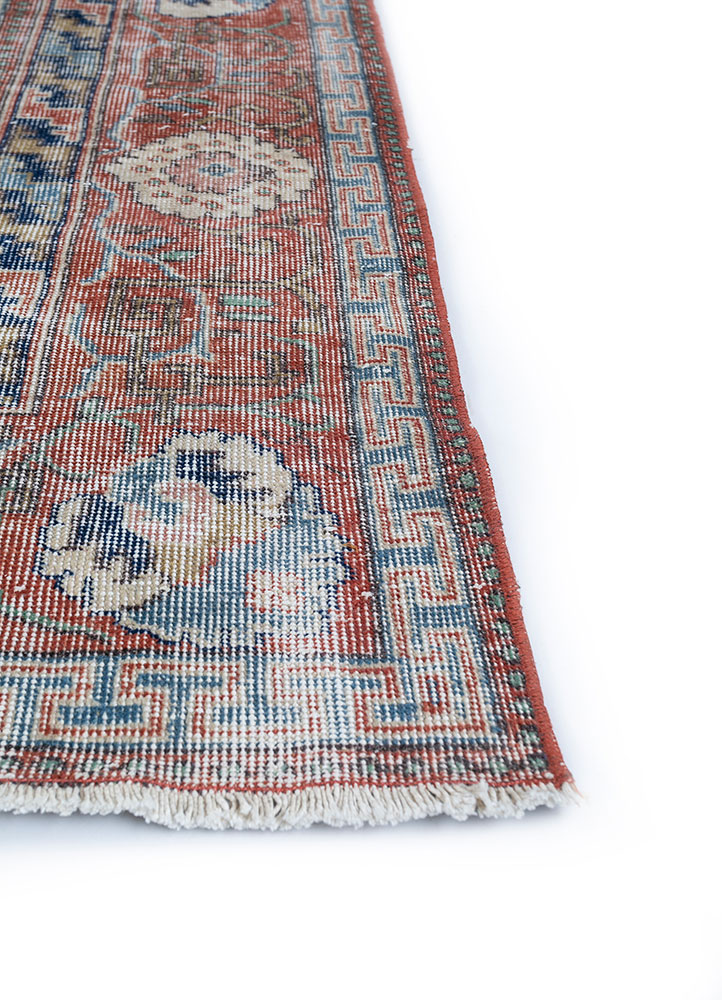 vintage beige and brown wool hand knotted Rug - Corner