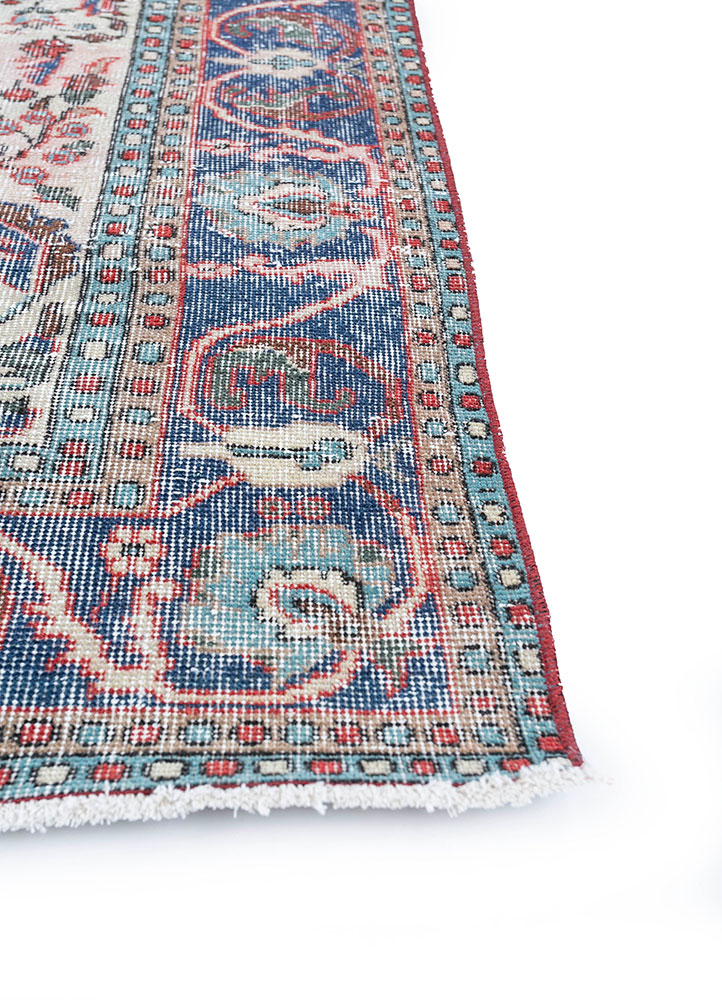 vintage red and orange wool hand knotted Rug - Corner