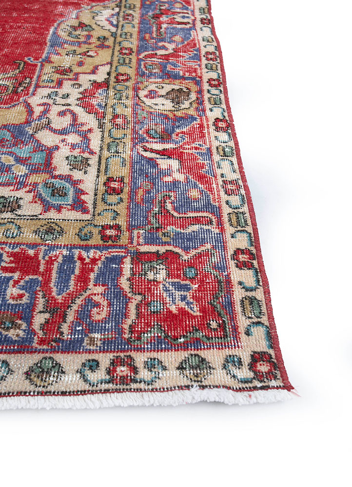 vintage red and orange wool hand knotted Rug - Corner