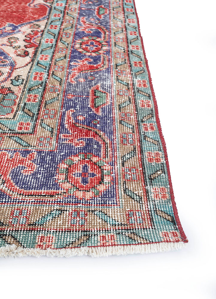 vintage red and orange wool hand knotted Rug - Corner