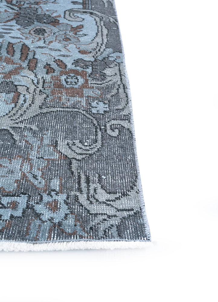 lacuna blue wool hand knotted Rug - Corner
