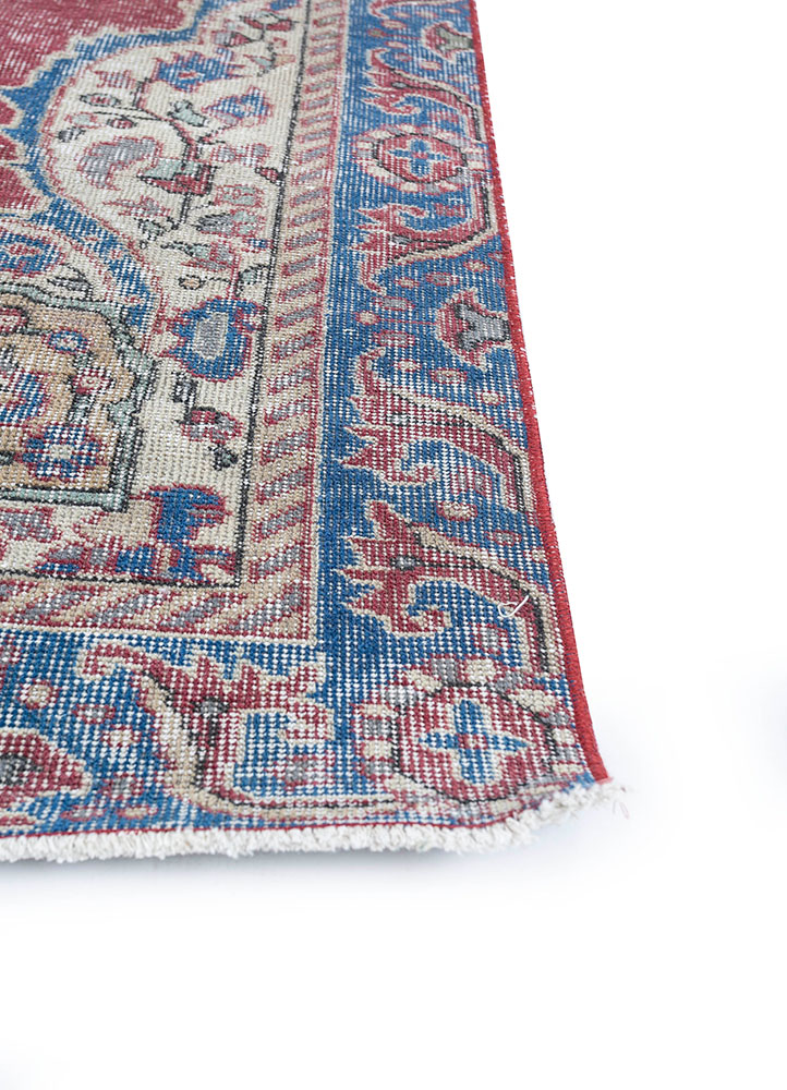 vintage red and orange wool hand knotted Rug - Corner