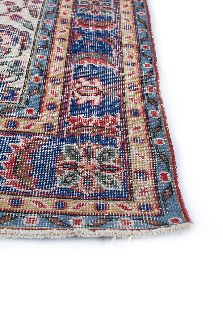 vintage red and orange wool hand knotted Rug - Corner