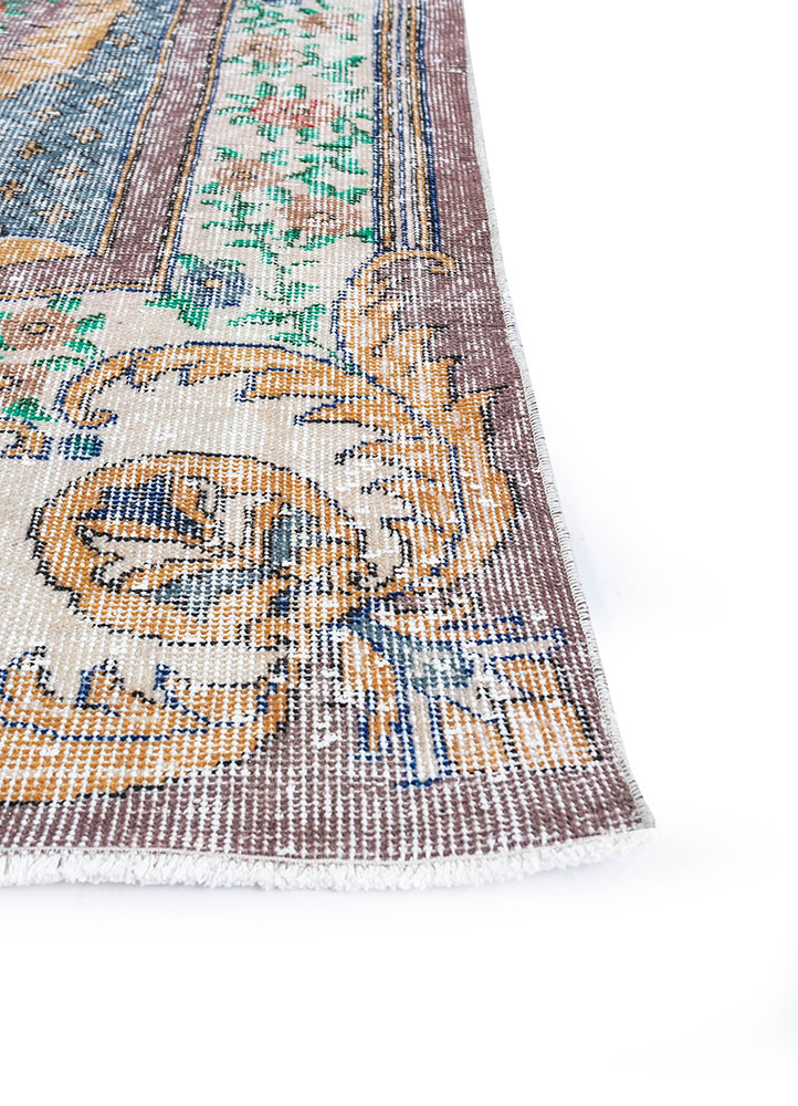 vintage blue wool hand knotted Rug - Corner