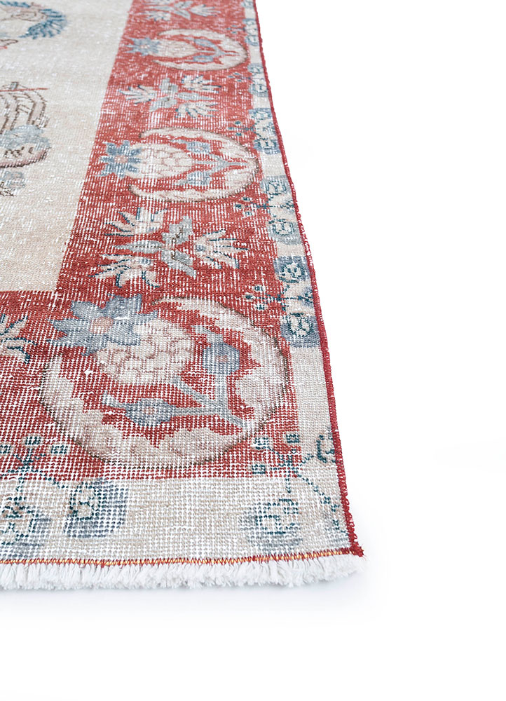 vintage beige and brown wool hand knotted Rug - Corner