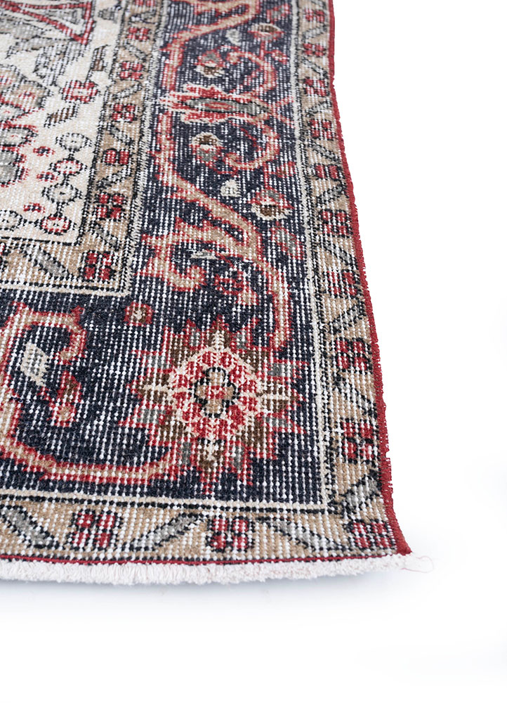 vintage red and orange wool hand knotted Rug - Corner